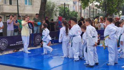 Koşabiliyorken Koş proje dahilinde Sakarya İlkokulunda yetişen sporcu öğrenciler kendilerini