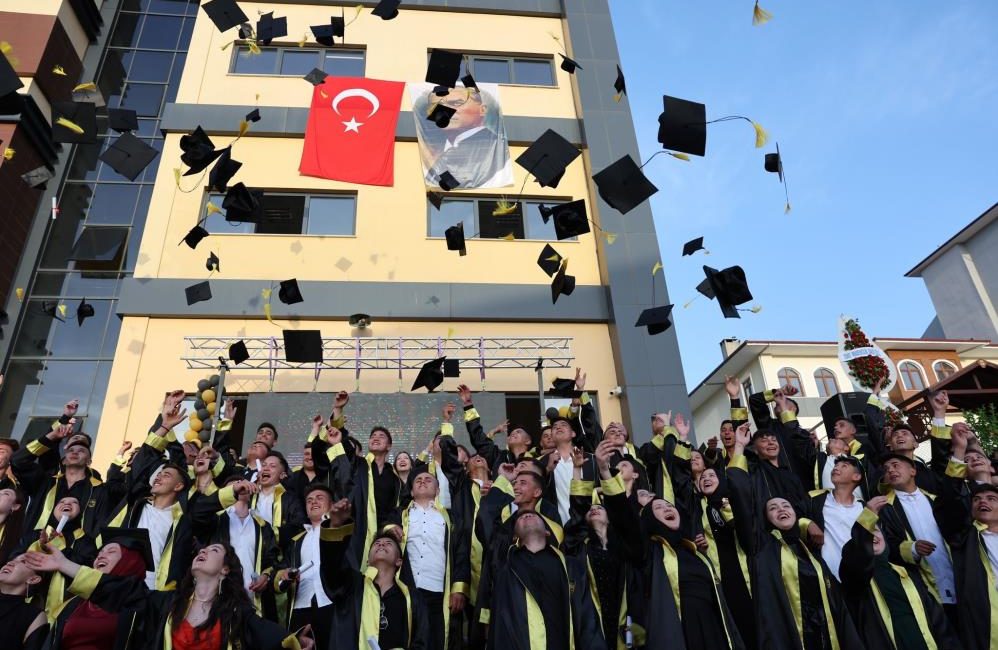 İvrindi Nurettin Çarmıklı Madencilik Mesleki ve Teknik Anadolu Lisesi, ilk