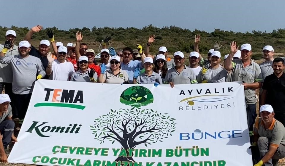 Ayvalık’ta gönüllülerden çevre temizliği Ayvalık'ta gönüllüler tarafından düzenlenen çevre temizliği etkinliğinde yaklaşık 100 kilogram