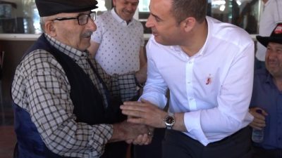 Balıkesir B&uuml;y&uuml;kşehir Belediye Başkanı Ahmet Akın, Kurban Bayramı&rsquo;nı vatandaşlarla i&ccedil;