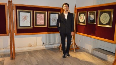 Ebru sanatçısı Yücel Edis’ten ‘Hayat’ temalı ebru sergisi açıldı. Devlet