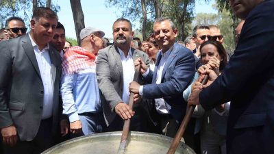 Cumhuriyet Halk Partisi (CHP) Genel Başkanı &Ouml;zg&uuml;r &Ouml;zel, Manisalı hemşehrileriyle