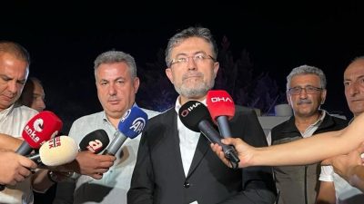 İzmir’de bugün toplam 22 yangının çıktığını söyleyen Tarım ve Orman
