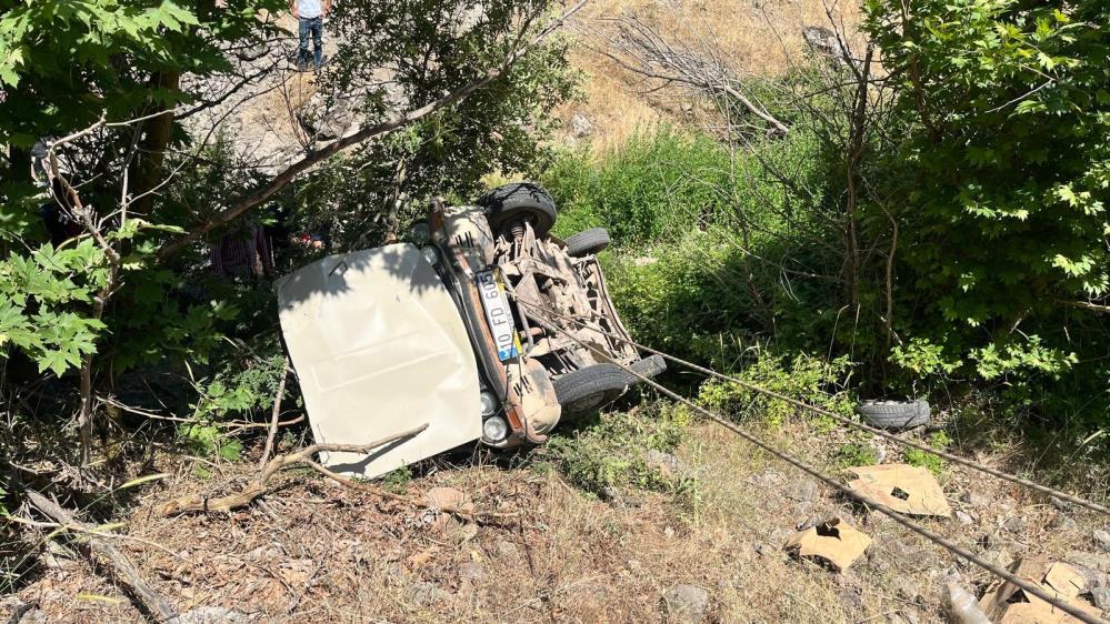 Sındırgı’da trafik kazası: 1 ölü, 1 yaralı Sındırgı’da meydana gelen tek taraflı trafik kazasında 1 kişi hayatını
