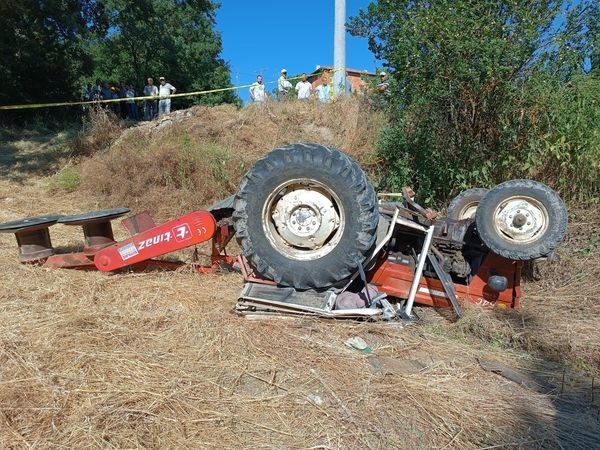 Dursunbey’de traktör ters döndü: 1 ölü Dursunbey’in Umurlar kırsal mahallesinde şarampole uçan aracın altında kalan Hüseyin