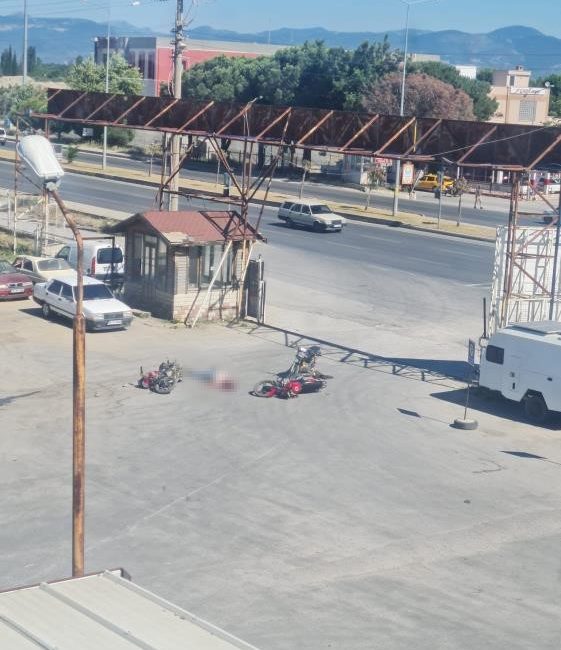 Edremit’te silahlı kavga: 2 ölü Edremit’te iki grup arasında çıkan silahlı kavdaga 2 kişi hayatını