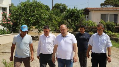 Vatandaşların, şiddetli yağmurlarda evlerinin zarar görmemesi için yağmur suyu altyapı