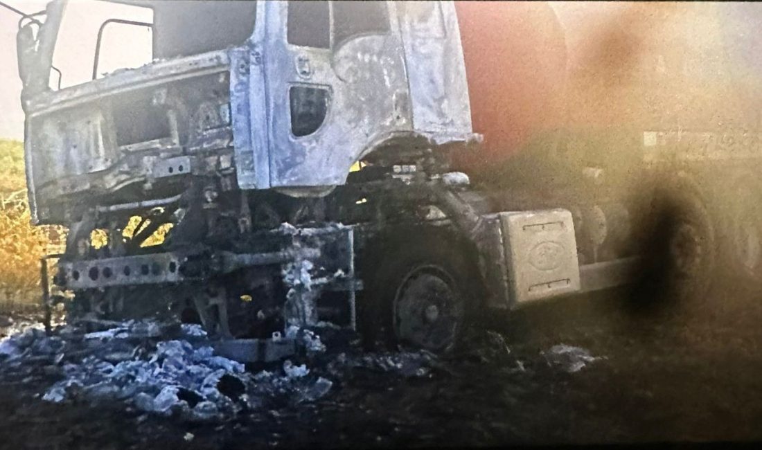 Mardin’de yangına müdahaleye giden itfaiye aracı yandı Mardin’in Kuzıltepe ilçesinde buğday tarlasında çıkan yangına müdahale etmek için