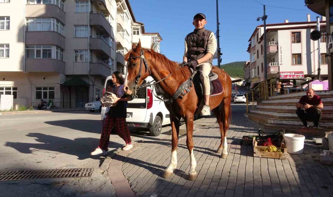 Şehrin ortasında atla gezintiye çıktı, görenler şaşkınlıklarını gizleyemedi Yozgat merkezde atlara olan sevgisi sebebiyle cadde ve sokaklarda atıyla