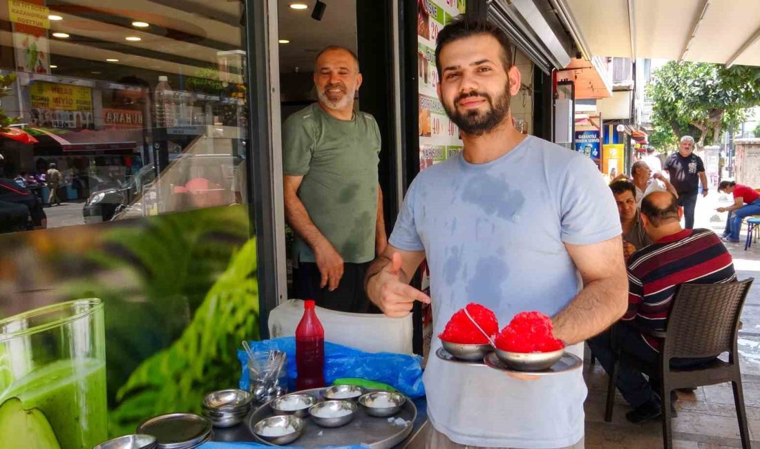 Sıcak hava ’bici bici’ye talebi artırdı Mersin’de yaz sıcakları etkisini sürdürürken, serinlemek isteyen vatandaşlar geleneksel lezzetlerden