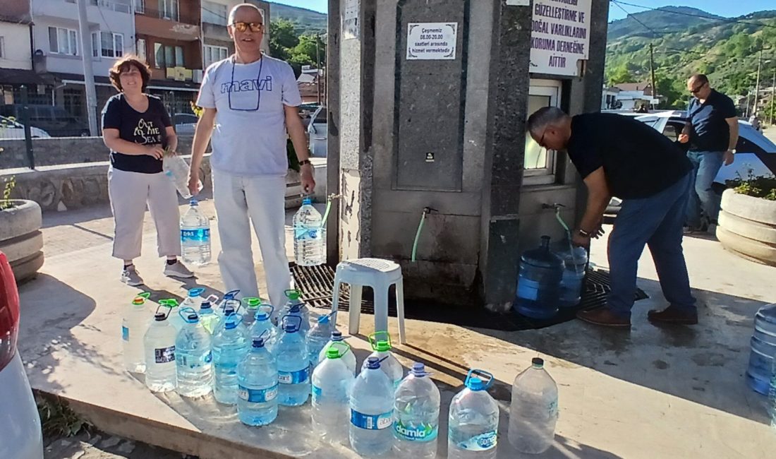 Kapıdağ’ın bereketli topraklarından gelerek kırsal Tatlısu mahallesindeki çeşmeden su alanlar