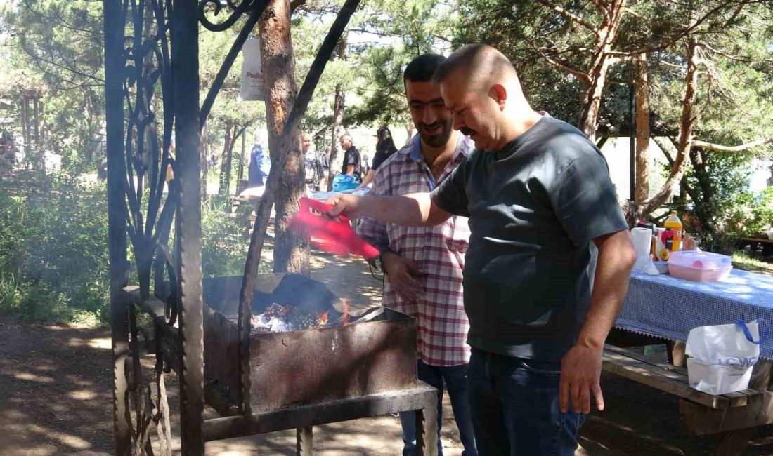 Türkiye’nin İlk Milli Parkı bayramda ziyaretçi akınına uğradı Türkiye’nin İlk Milli Parkı olan Yozgat Çamlığı Milli Parkı, Kurban