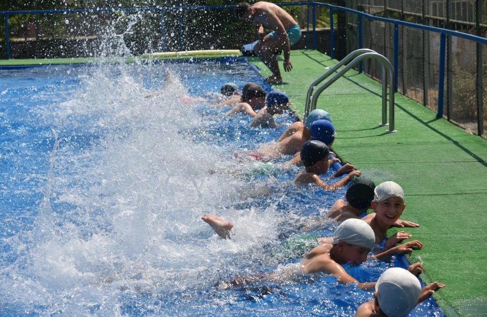 Sındırgı’nın çocukları, sporla dolu bir yaz geçirmeye hazırlanıyor. Yoğun geçen