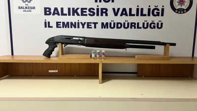 Edremit’te alacak verecek tartışmasında 1 kişi öldü, 1 kişi yaralandı.