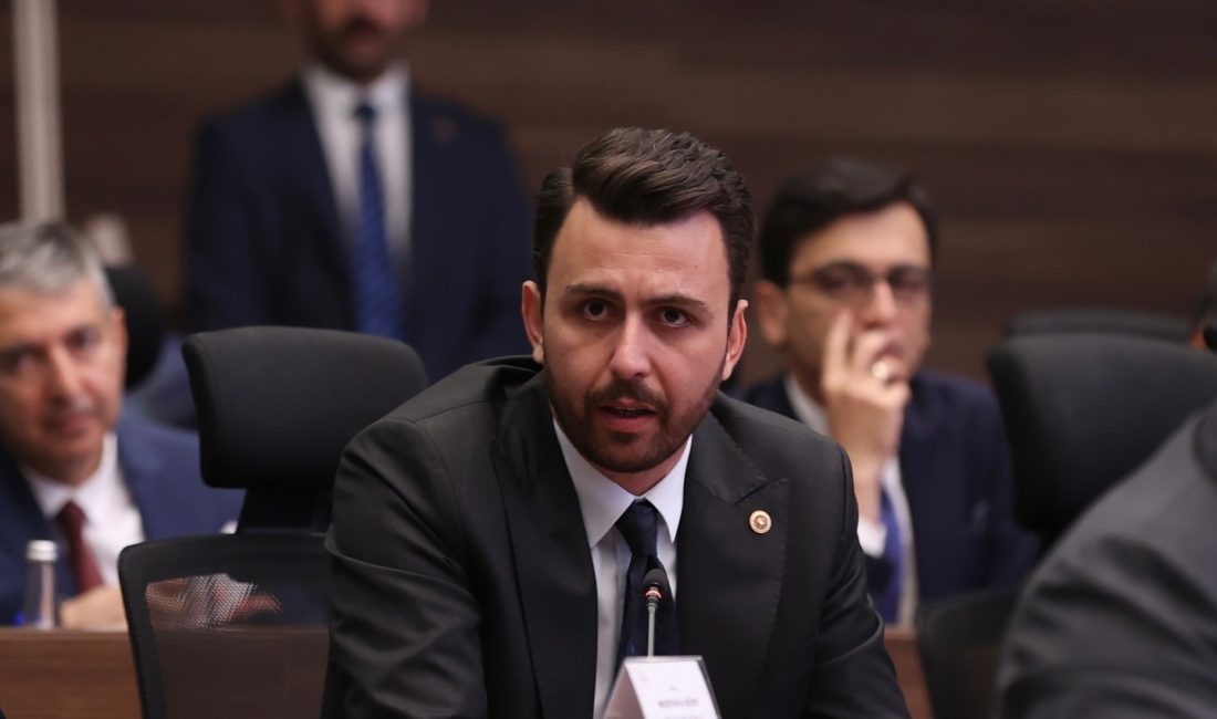 Öztaylan, 15 Temmuz şehitleri ve gazilerini andı AK Parti Balıkesir Milletvekili Ali Taylan Öztaylan, 15 Temmuz Demokrasi