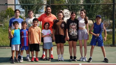 Bandırma Belediyesi tarafından düzenlenen tenis kursu bugün itibariyle başladı. Bandırma