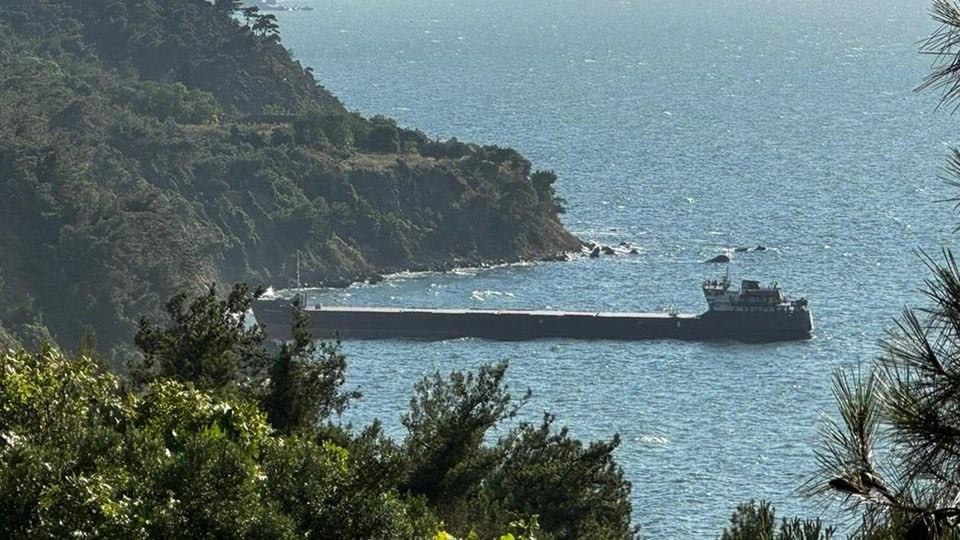 Mudanya’da yük gemisi karaya oturdu İstanbul’dan hareket eden ve Gemlik’teki limanlarda yükünü boşalacak olan Panama
