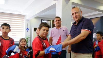 Susurluk Belediye Başkanı Hakan Yıldırım Semizel’i ziyaret eden Kurucaoluk Mahalle