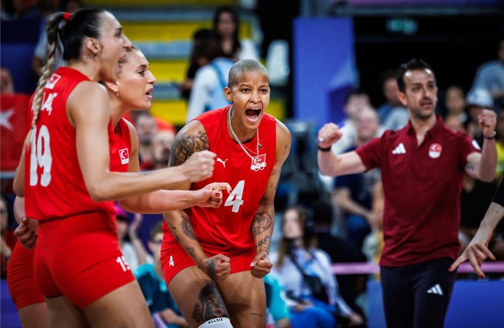 Filenin Sultanları, Paris 2024 Olimpiyat Oyunları’na galibiyetle başladı A Milli Kadın Voleybol Takımı, Paris 2024 Olimpiyat Oyunları C