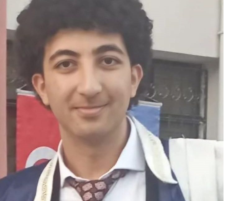 YKS Türkiye 365’ncisi Bandırma’dan YKS’de Matematik puan türünde Türkiye 365’incisi olan Özgür Karaca, elde