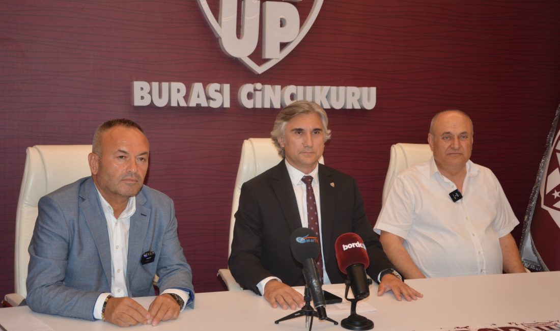 Bandırmaspor’un yeni sezon sponsorları tanıtıldı Bandırmaspor yeni sezonda forma ve gıda sponsorluğunu üstlenen firmaları tanıtmak