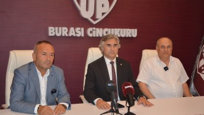 Bandırmaspor yeni sezonda forma ve gıda sponsorluğunu üstlenen firmaları tanıtmak