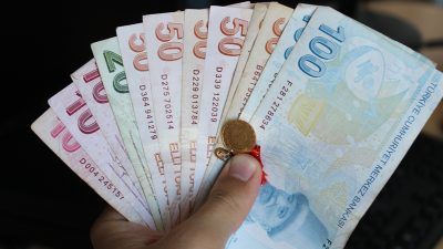 Türkiye İstatistik Kurumu (TÜİK), temmuz ayı enflasyon oranlarını açıklamasıyla memur