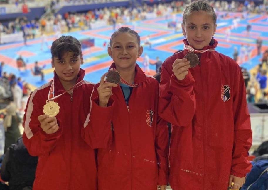 Şoförün talepleri Manyaslı sporcuları mağdur etti Manyas Belediyespor Karate Takımı, Kütahya’da düzenlenecek turnuva öncesinde ulaşımı sağlayacak