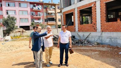 Bandırma’ya kazandırılacak olan okulları gezen Bandırma Kaymakamı Engin Aksakal ve