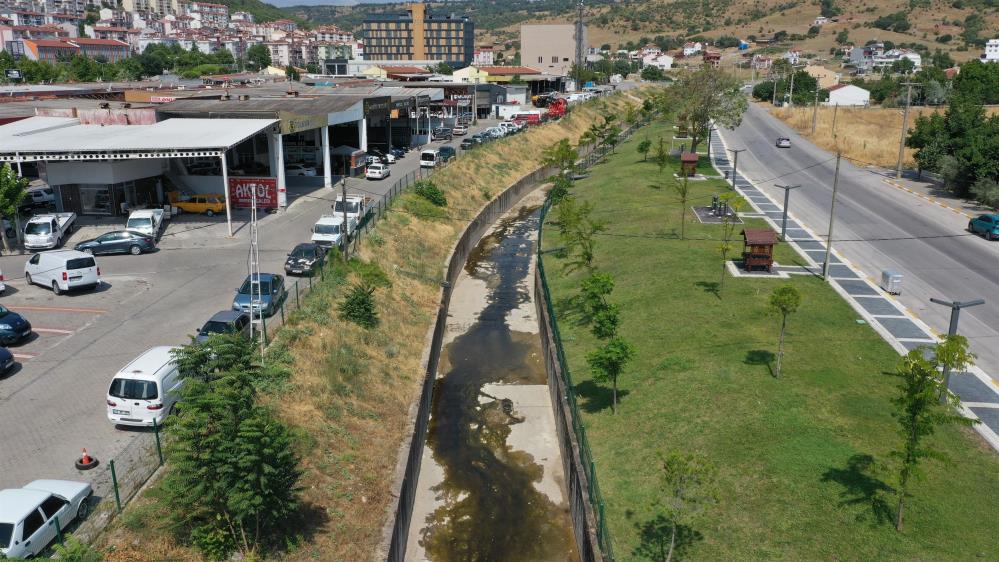 BASKİ, dere yataklarını temizliyor Balıkesir Büyükşehir Belediyesi iştiraki BASKİ, şehrin dört bir yanında dere