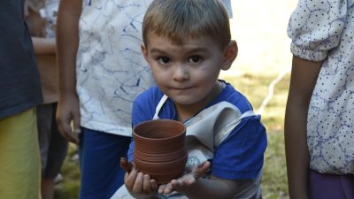 Dursunbey’de çocukların yaratıcılıklarını ve el becerilerini geliştirmesi amacıyla düzenlenen etkinlikte