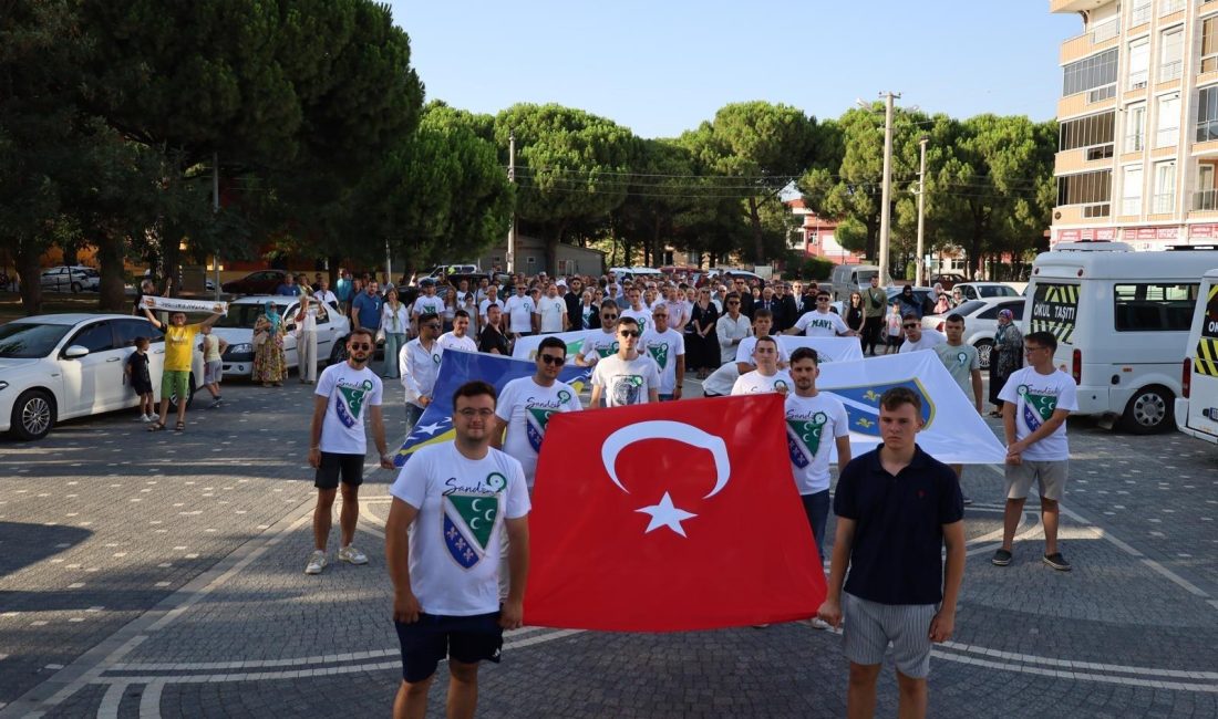 Srebrenitsa Katliamı’nda ölenler Gömeç’te anıldı Bosna-Hersek’te 1995 yılında yaşanan Srebrenitsa Katliamı’nda hayatını kaybedenler, 29. yılında