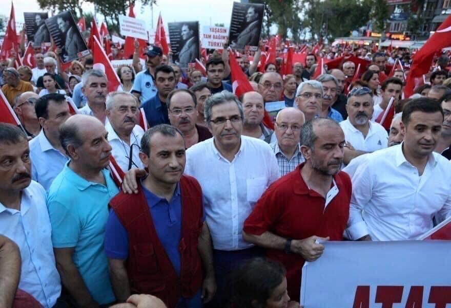 Başkan Mirza: “15 Temmuz hain darbe girişimini unutmadık” Bandırma Belediye Başkanı Dursun Mirza, 15 Temmuz’un yıl dönümünde yaptığı