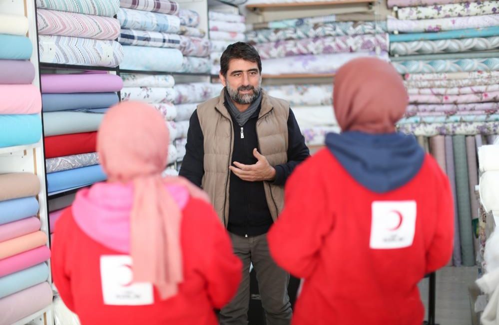 Türk Kızılay’dan 3 bin 544 depremzede esnafa 97.8 milyon lira destek Türk Kızılay, deprem bölgesinde ekonomik canlanmaya destek olmak için başlattığı