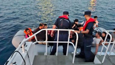 Ayvalık açıklarında Yunanistan’ın Midilli (Lesvos) Adası’na yasadışı yollarla gitmek isteyen