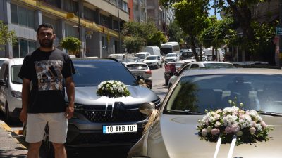 Her yıl yazın, düğün sezonlarında çiçekçilerde yoğunluk olduğunu söyleyen Esnaf