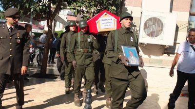 Burhaniye’de, denizde geçirdiği kalp krizi sonucu hayatını kaybeden kıdemli bando