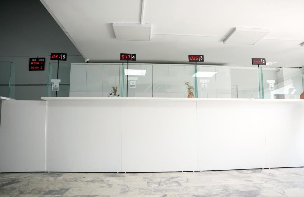 İkinci el otomobil satışları durdu, noterler boş kaldı İkinci el otomobil piyasası durma noktasına geldi. Noterlerde araç satışı