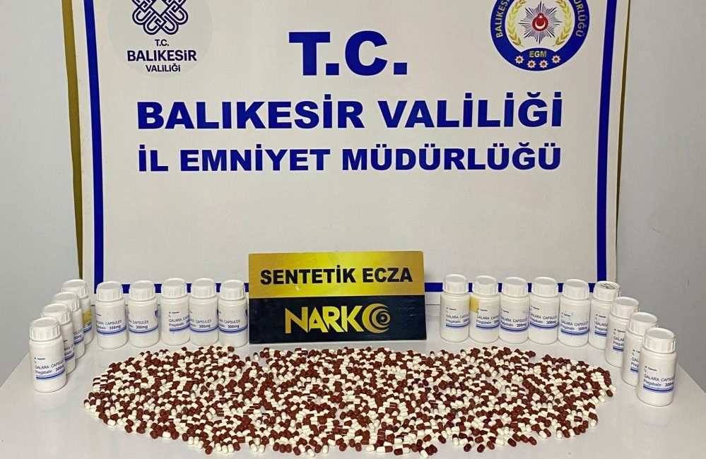 Ayvalık’ta narkotik operasyonu: 1 gözaltı Ayvalık’ta İl Emniyet Müdürlüğü’nce düzenlenen operasyonda bin 2 adet sentetik