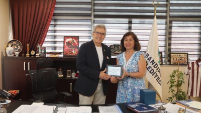 Amerika’nın Cary Şehri’nden gelen Prof. Nur Önvural, Cary Belediye Başkanı