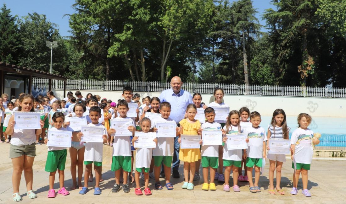 Geleceğin genç sporcularına sertifika töreni Gönen’in çocukları ve gençleri için açılan Yaz Spor Okulları Yüzme