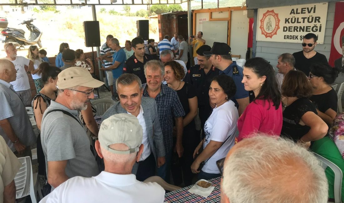 Erdek Alevi Kültür Derneği tarafından düzenlenen aşure etkinliğinde canlar ile