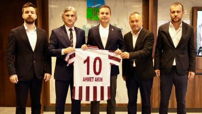 Bandırmaspor Kulübü Başkanı Serdar Kuter ve yönetimi, Balıkesir Valisi ve