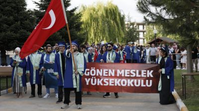 Bandırma Onyedi Eylül Üniversitesi Gönen Meslek Yüksekokulu’nun öğrencileri düzenlenen törenle