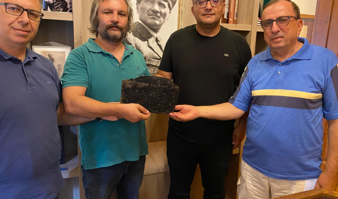 Kuva-yi Milliyeci Kazım Şanal’ın kalpağı, Kuvayi Milliye Kütüphanesi Aydın Ayhan