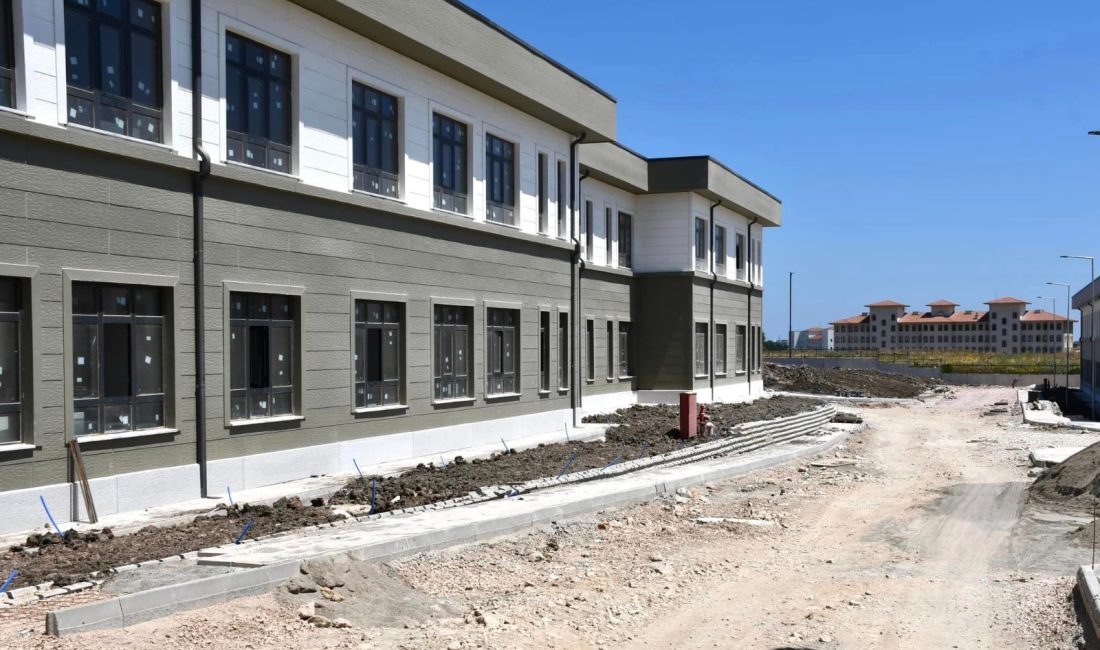 Bandırma’da bin 198 kişilik yurt inşaatı devam ediyor Balıkesir Gençlik ve Spor İl Müdürü Adem Özalp, Bandırma’da yapım