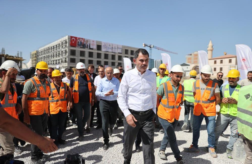 Bakan Kurum 3 günde 5 ili ziyaret edecek Çevre, Şehircilik ve İklim Değişikliği Bakanı Murat Kurum, deprem bölgesindeki