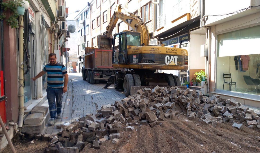 Gönen’de güvenli ulaşım için yol çalışmaları başlatıldı Gönen Belediyesi tarafından altyapı ve yol düzenlemeleri çalışmaları kapsamında Malkoç