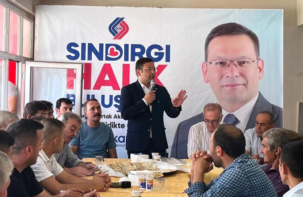 Başkan Serkan Sak, “Halkın yönettiği belediye olacağız” Sındırgı Belediye Başkanı Serkan Sak halk buluşmaları kapsamında Kınık Mahallesini