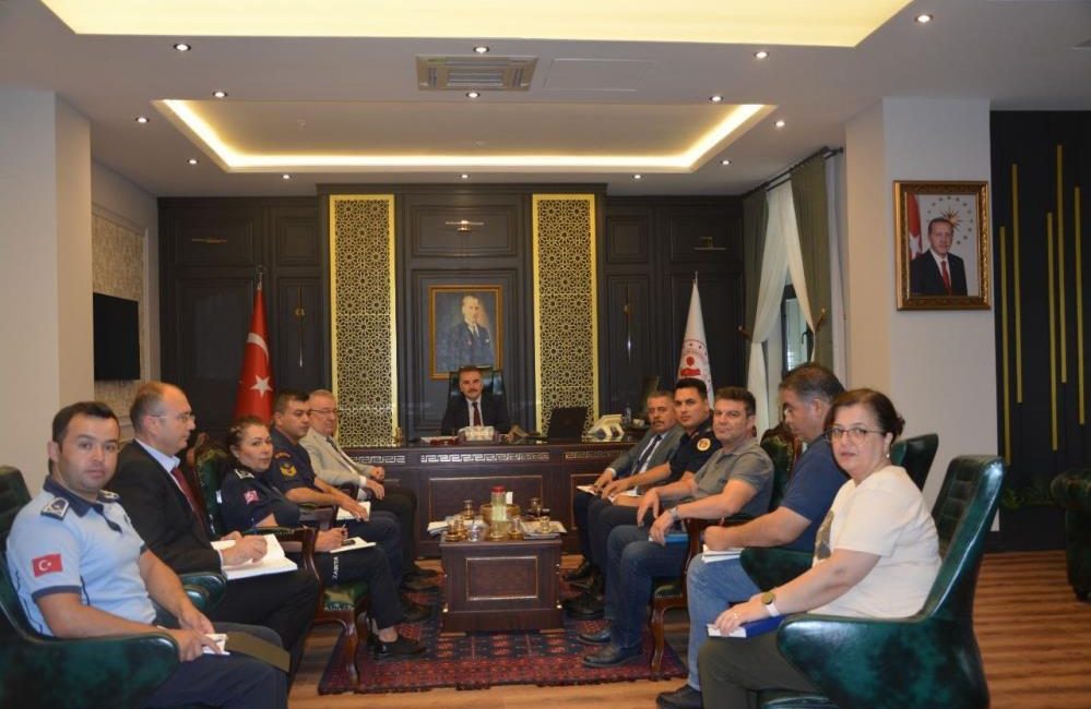 Edremit’te turizm işletmeleri denetleniyor Edremit’te komisyon denetimleri sonucunda işyeri açma ve çalıştırma ruhsatı olmayan,